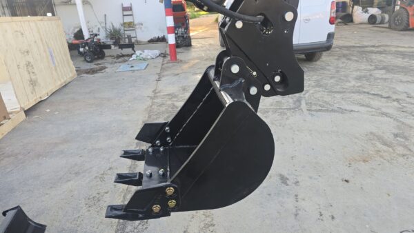 MINIEXCAVADORA 1800 KILOS