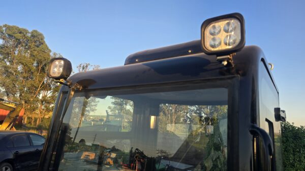 MINIEXCAVADORA 1800 KILOS