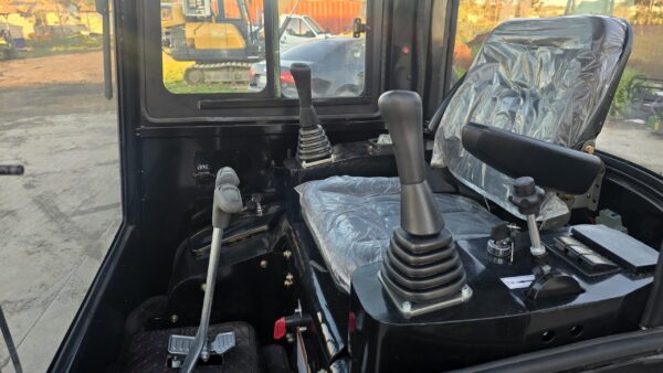 MINIEXCAVADORA 1800 KILOS
